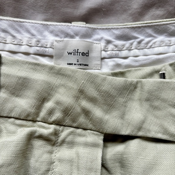 Wilfred effortless shorts in sage colour - Picture 7 of 11